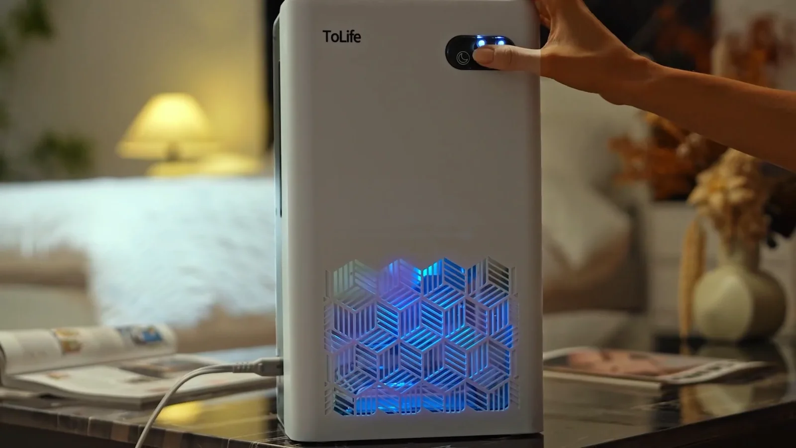Night mode: the panel glows, the fan whispers, the room stays held